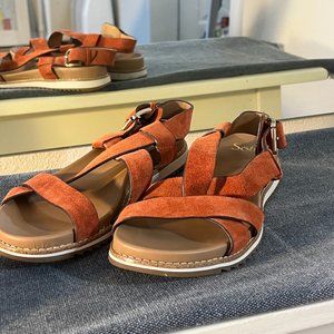 Sofft Fairbrook Sandals, 9 1/2, Coral Suede